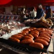 Conoce cuántos gramos de carne cruda calcular por adulto y niño para el asado dieciochero sin gastar de más. Experto detalla la fórmula para 10 personas y el consejo clave para ahorrar en Fiestas Patrias. (206 caracteres)