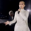 La cantante canadiense ofreció su primer concierto completo en seis años en París, luego de haber sido diagnosticada con síndrome de la persona rígida. El esperado regreso fue comentado este lunes en Mucho Gusto de MEGA.