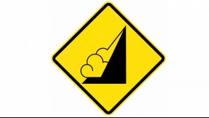 Pocos la conocen | Qué significa la señal PE-10 en las rutas cordilleranas de Chile y qué hacer al verla