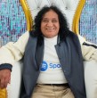 El cantante de Los Dados Negros y su representante fueron víctimas de un robo en las inmediaciones de BancoEstado de Morandé con Huérfanos. Según su relato, dos mujeres habrían sustraído parte del dinero que llevaban.