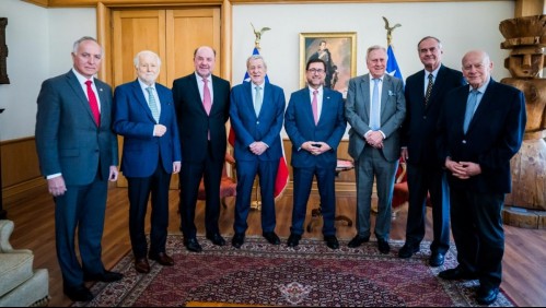 Ministro Pérez Mackenna se reúne con excancilleres: 'Nos enfrentamos al mayor nivel de conflictos desde la Segunda Guerra Mundial'