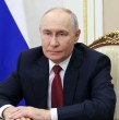 EE.UU. aprobó nuevas sanciones contra Rusia y sus aliados por la guerra en Ucrania, con medidas sobre sectores estratégicos y posibilidad de imponer aranceles de hasta 100% a importaciones de petróleo y gas ruso.