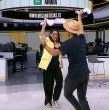 Maribel Retamal sorprendió al abrir Meganoticias con un pie de cueca junto a Agustín Brun. La conductora destacó el desempeño del periodista de digital. Revisa el momento.