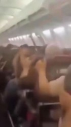 Pánico durante vuelo de avión iraní: se desplomó el techo 