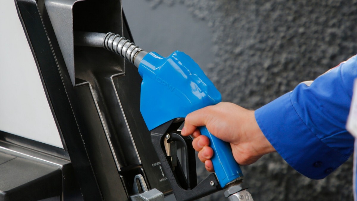 Gobierno evaluaría que se venda bencina con etanol para abaratar costos ante alza de combustibles