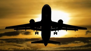 Hay dos aerolíneas interesadas: Esta es la nueva ruta aérea que podría conectar el norte de Chile directamente con el extranjero
