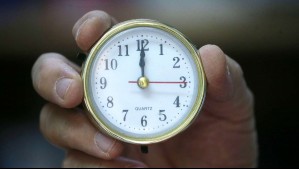 ¿Se termina el cambio de hora en Chile? Ingresan proyecto para mantener un horario fijo durante todo el año