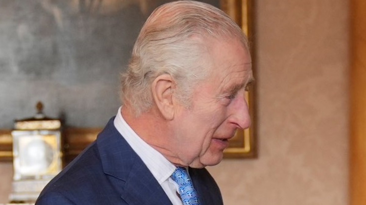 Rey Carlos III envía saludo a Chile por Fiestas Patrias, pero confunde la fecha
