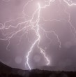 La Dirección Meteorológica de Chile (DMC) emitió un aviso de tormentas eléctricas para la totalidad del territorio de tres regiones del país, advirtiendo además sobre la probabilidad de rachas de viento. ¡Detalles!