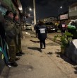 Un adolescente de 16 años resultó fallecido y su hermano de 26 años quedó en riesgo vital luego de haber sido atacados a disparos por un desconocido en la comuna de La Pintana. Ambos venían regresando de una fonda de la comuna de Maipú. ¡Detalles!
