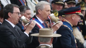 Parada Militar: Presidente Kast brinda con chicha en cacho junto al Club de Huasos Gil Letelier