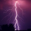 Este sábado, la Dirección Meteorológica de Chile (DMC) actualizó un aviso de tormentas eléctricas y emitió otro sobre el mismo fenómeno, abarcando un total de siete regiones con esta condición durante dos días. ¡Detalles!