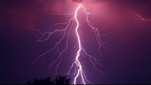 Incluido todo el territorio de la RM: Meteorología actualiza y emite avisos por dos días de tormentas eléctricas en siete regiones