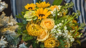 Flores amarillas cada 21 de septiembre: ¿Cuál es el origen de esta popular tradición?