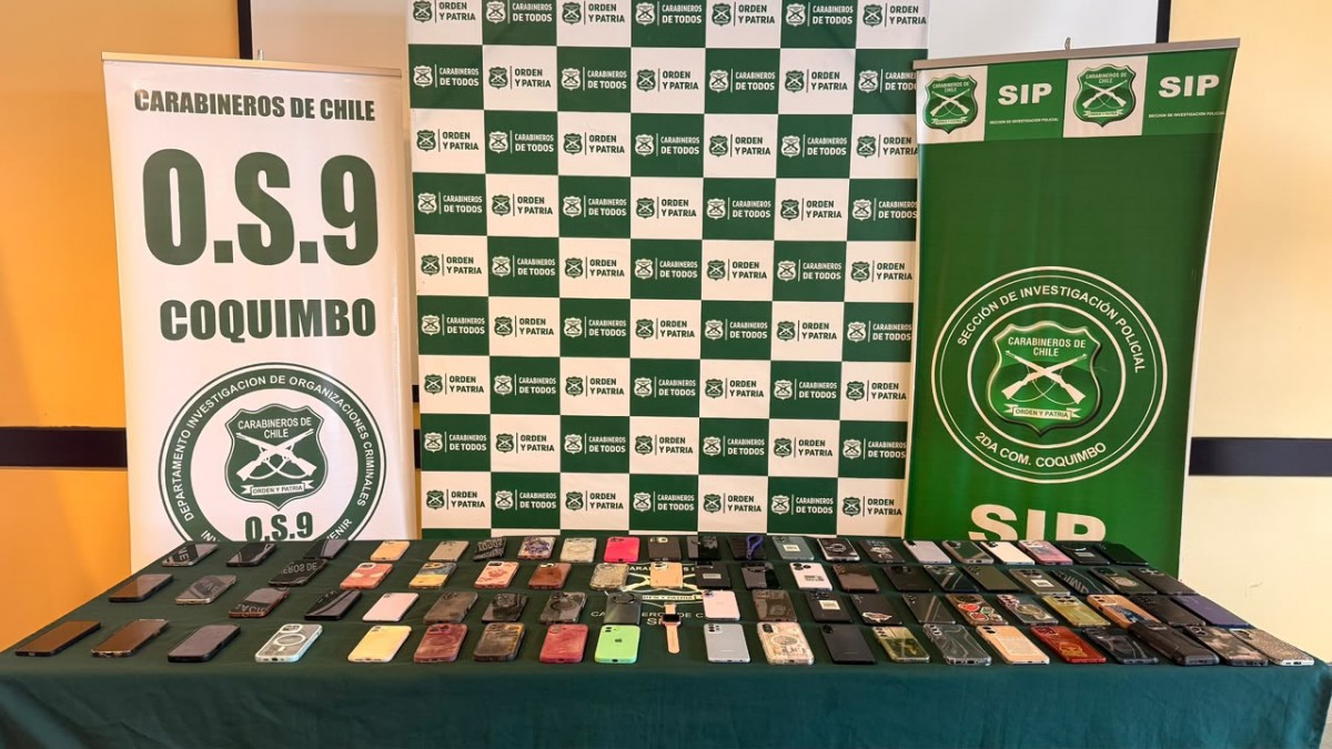 Carabineros recupera 88 celulares robados en La Pampilla: estaban enterrados y agrupados en bolsas plásticas