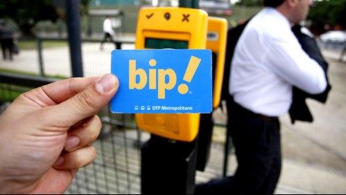 Tres funcionarios por bus y con rol disuasivo: Lanzan plan piloto de Agentes Antievasión para transporte público en Santiago