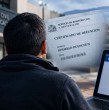 Rodrigo Huenchún lleva casi cinco años figurando muerto por un error administrativo en Valparaíso. Perdió su trabajo, salud y ahora alista demanda contra el Estado.