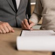 Revisa los requisitos que establece la Dirección de Trabajo para recibir la indemnización por años de servicio: las dos causales legales, cómo se calcula el pago y los topes vigentes.