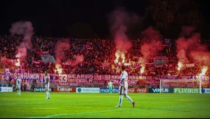 Suspenden partido entre Everton y Universidad de Chile por graves incidentes en el estadio Sausalito