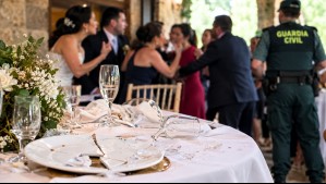 Novia fue infiel en su matrimonio, exigió al novio $43 millones y provocó batalla campal en pleno banquete