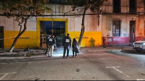 Fallece una persona tras ataque a tiros contra exbodega en Independencia: Encuentran cerca de 26 evidencias balísticas
