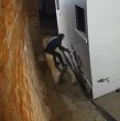 En un hecho insólito, un ladrón solitario se robó hasta las cañerías de agua del Cuartel General de Bomberos de Rancagua, lo que ha generado un reproche transversal en la comunidad. ¡Detalles!