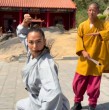 Lisandra Silva mostró los moretones que le ha dejado su exigente entrenamiento en China, donde se despierta a las 5 de la mañana y practica taichi y artes marciales.