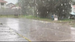 Truenos, relámpagos y fuerte lluvia sorprenden a algunas comunas de la RM: Revisa los videos de la tormenta