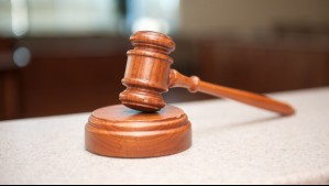 Padre pidió dejar de pagar pensión de alimentos porque sus hijas cumplieron 28 años: Corte rechazó tramitar la demanda