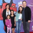 Fiona Hepler Lowe, hija del actor Chad Lowe y la productora Kim Painter, falleció a los 13 años. Su familia la recordó como una joven cariñosa, creativa y ?la luz de nuestras vidas.