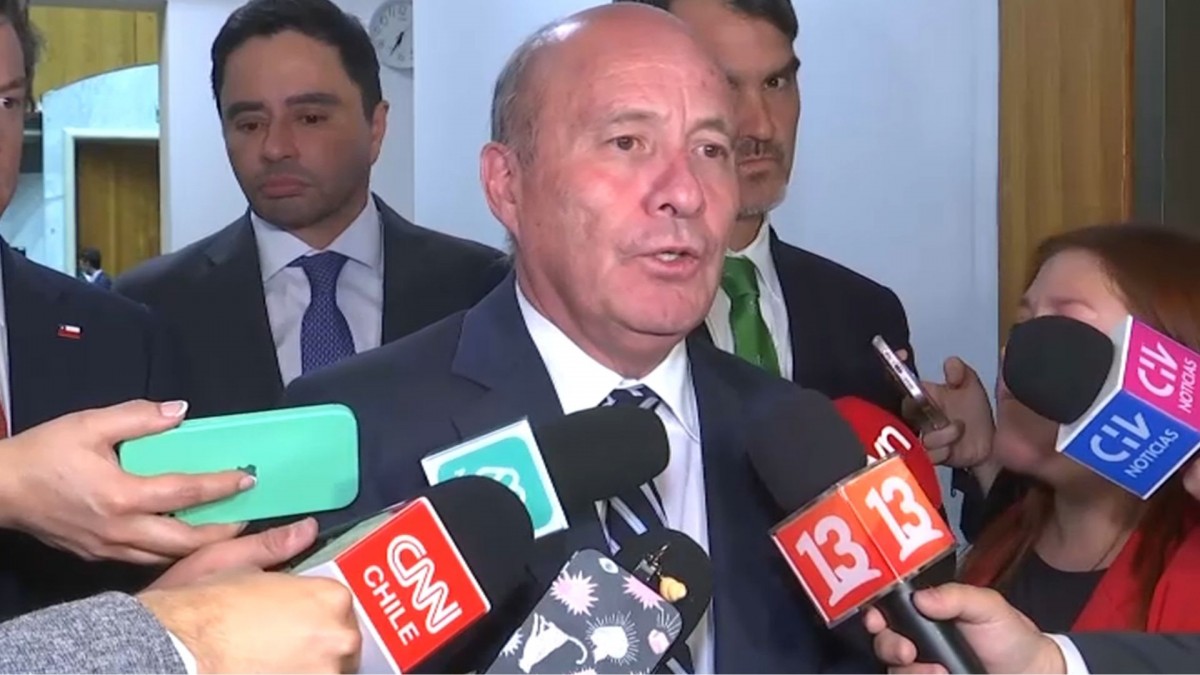 Ministro Quiroz tras alza de bencinas: "Si se hubieran seguido las reglas del Mepco, hoy día estaríamos con los mismos precios"