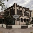 Desayunos, completos, churrascos, lomitos y platos tradicionales chilenos serán parte de la propuesta de La Predilecta, nuevo espacio gastronómico que funcionará en una histórica casona santiaguina.