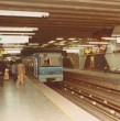 Aunque hoy sus nombres son conocidos por millones de pasajeros que utilizan diariamente la red, algunas estaciones del Metro de Santiago no siempre se llamaron como las conocemos actualmente. ¿Recuerdas cómo se llamaban?