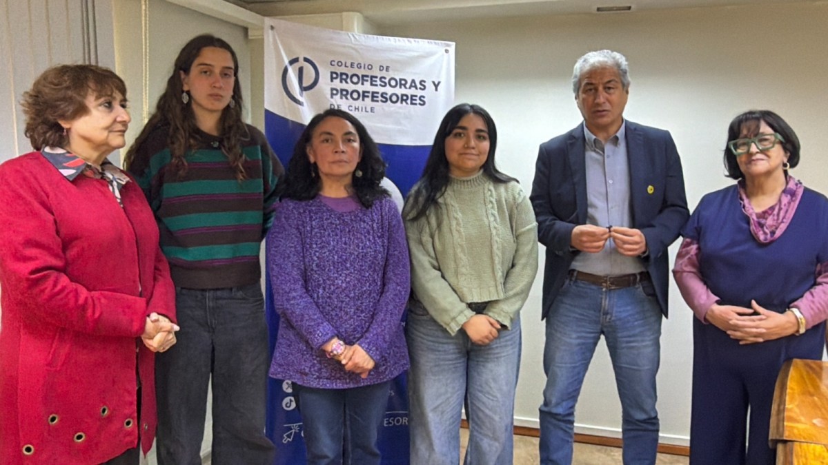 Colegio de Profesores y organizaciones sociales se suman al paro nacional de la Confech