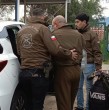 Cuatro carabineros de Rancagua fueron detenidos por su posible vínculo con delitos relacionados con vehículos robados. La investigación contempla a 12 imputados y 26 allanamientos en distintas regiones.