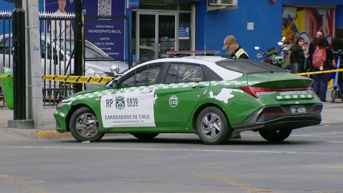 Cuatro personas resultan atropelladas por vehículo de Carabineros en medio de operativo policial en La Florida