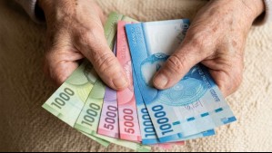¿Eres madre y tienes 65 años o más? Revisa si cumples los requisitos para solicitar el Bono por Hijo