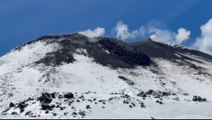 Nevados de Chillán se mantiene bajo alerta técnica amarilla: Realizan actividad informativa por la reciente actividad volcánica