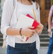 La gratuidad permite que estudiantes de educación superior no tengan que pagar el arancel ni la matrícula de su carrera durante la duración nominal de esta. Conoce los requisitos para acceder a este beneficio.