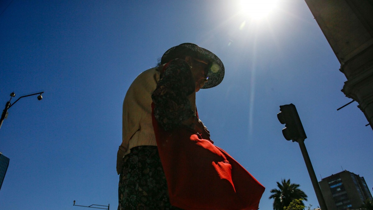 Del calor a los chubascos: ¿Cuál será la máxima de este jueves y qué se espera para el viernes en Santiago?