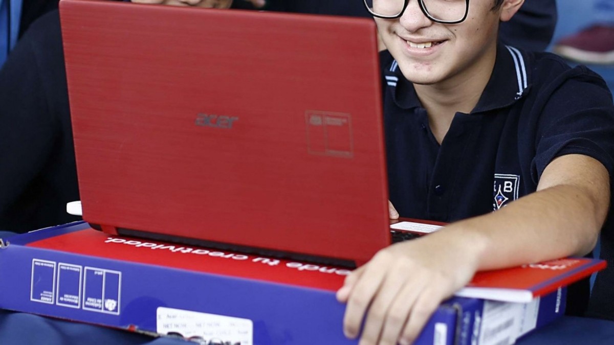 ¿Fin a "Yo elijo mi PC"? Proyecto de Presupuesto 2027 deja sin recursos al programa que entrega notebooks a estudiantes