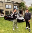 Iván Martínez mostró su casa al youtuber Diego Arce y recorrió los distintos espacios de la propiedad, donde vive hace siete años junto a su perro y su nana en el mismo lugar.
