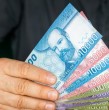 El sueldo mínimo tendrá nuevos reajustes durante 2027. Revisa cuándo será la próxima alza, cómo se calculará el aumento y cuándo comenzará a regir el segundo reajuste.