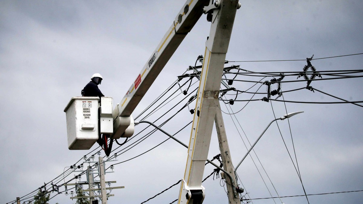 Hasta 8 horas sin suministro: 2 comunas tendrán cortes de luz este sábado 3 de octubre en la Región Metropolitana