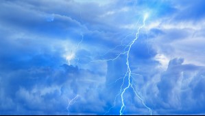 Chubascos, tormentas eléctricas y viento: Lo que se espera para este viernes 2 de octubre en Santiago