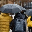 Este sábado, la Dirección Meteorológica de Chile (DMC) emitió un aviso de precipitaciones en corto período de tiempo para sectores de tres regiones del país, incluida la Región Metropolitana. ¡Detalles!