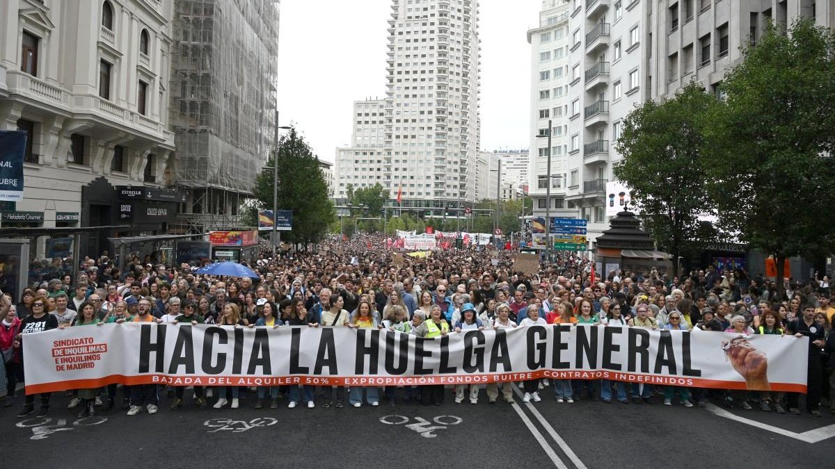 "No hay derecho a lo que está pasando": Multitudinaria marcha en Madrid y otras ciudades españolas por la crisis de la vivienda