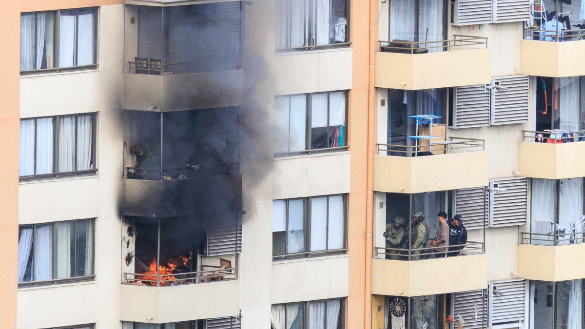 Hombre muere en incendio tras denuncia por violencia intrafamiliar: Mujer e hijas lograron escapar