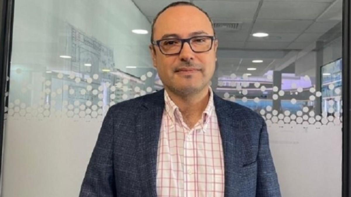 Columna de Mauricio Morales: "Parafina, flores y Metro"