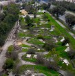 Mundo Mágico marcó a generaciones con sus maquetas de Chile en miniatura. Un nuevo recorrido muestra cómo luce hoy el antiguo parque, qué estructuras todavía sobreviven y qué pasó con el proyecto que alguna vez reunió al país en un solo lugar.